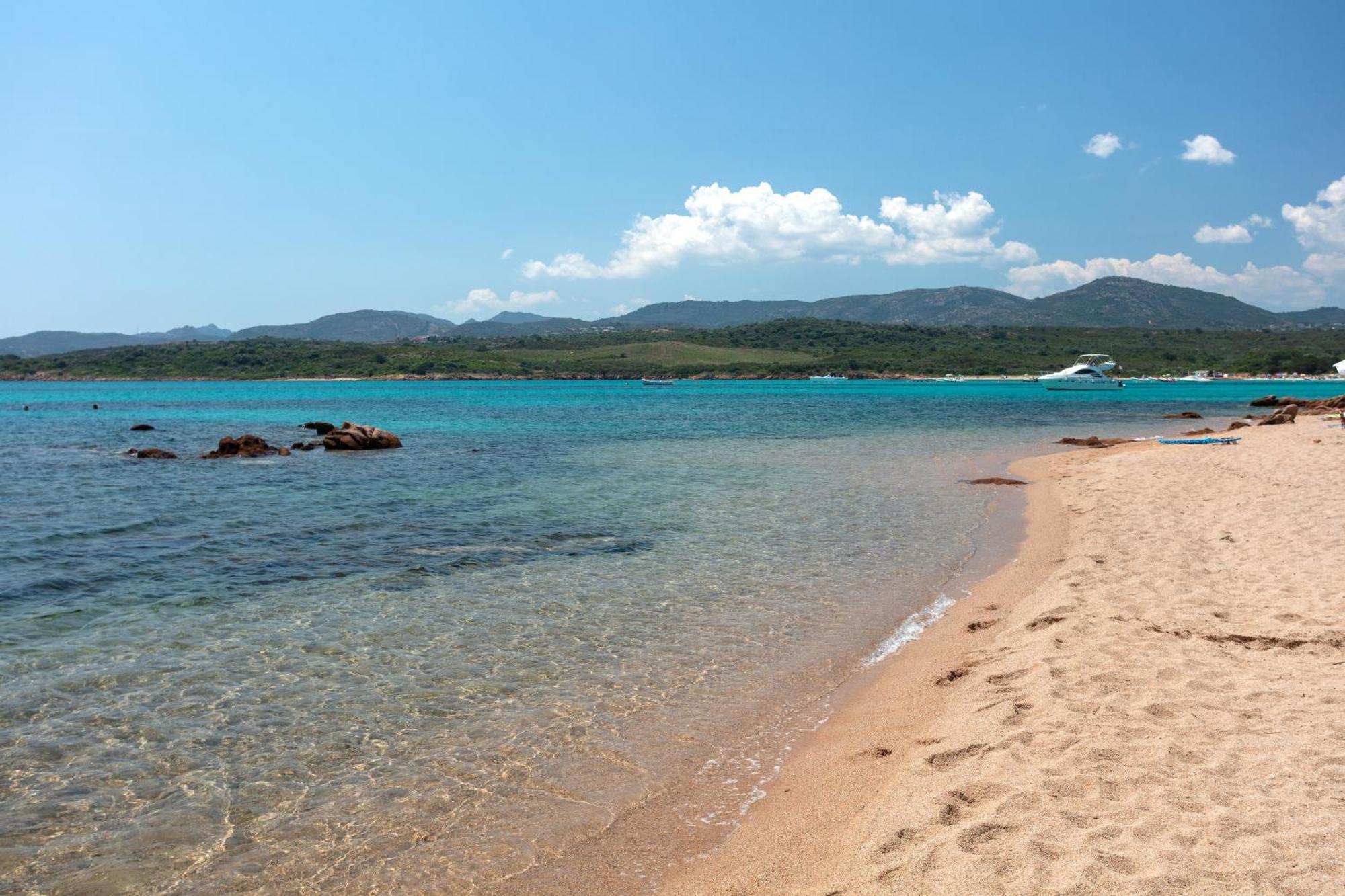Baia Dorata Beach Apartment Porto Istana Екстер'єр фото