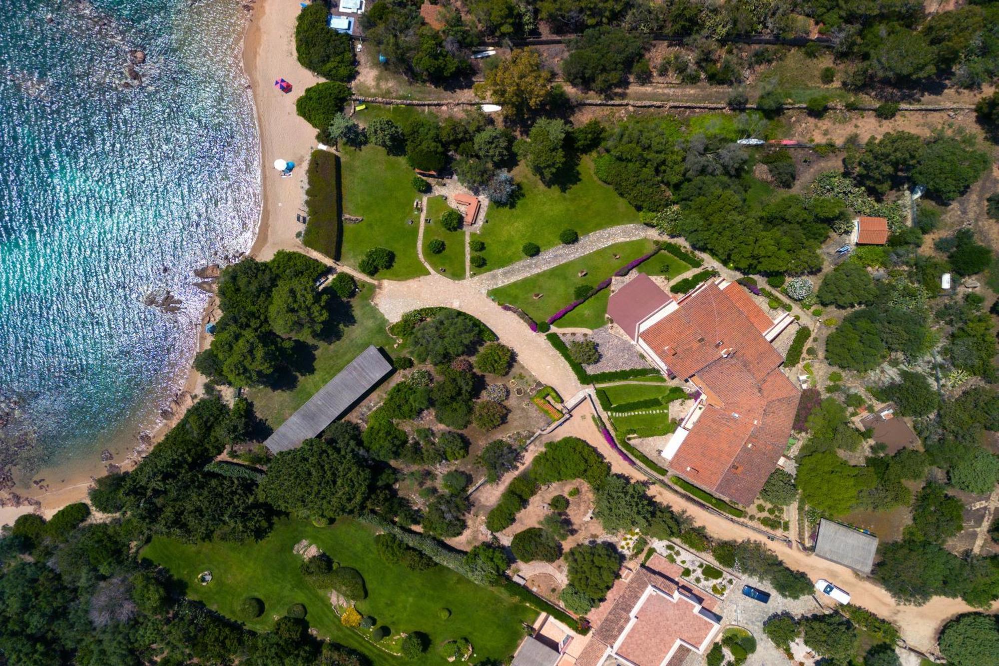 Baia Dorata Beach Apartment Porto Istana Екстер'єр фото